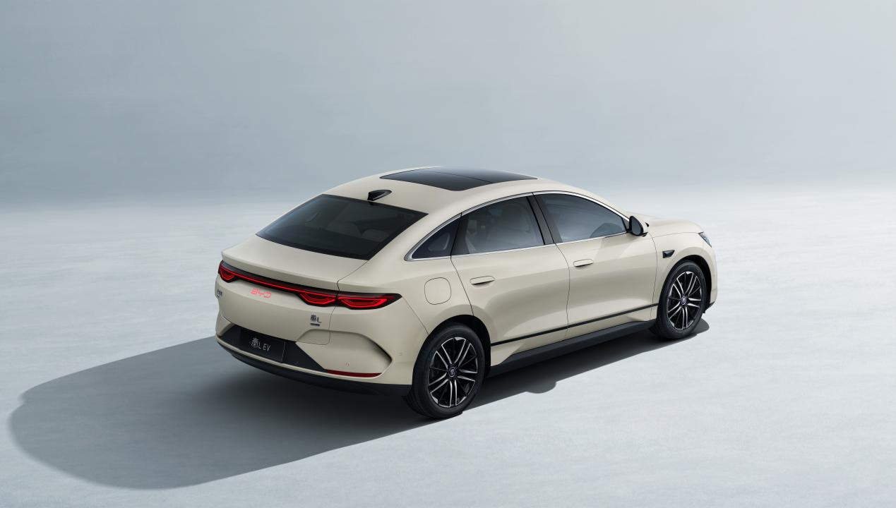 11.98萬元起！全系后驅、全系智駕、中級空間，秦L EV殺瘋了