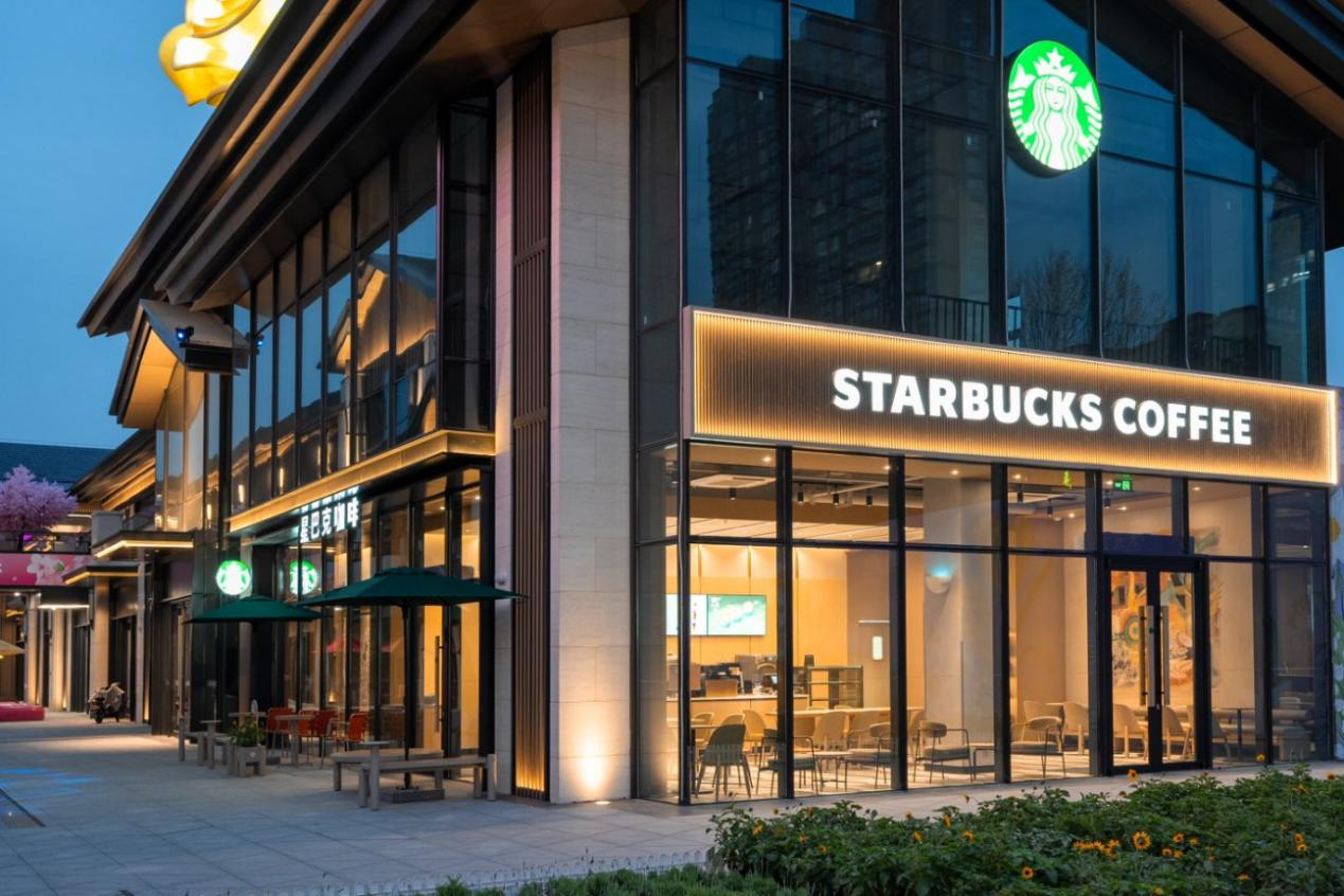 星巴克最新財報披露！股價盤后走高，中國市場同店銷售重返增長